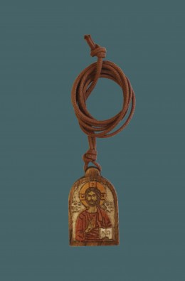 Medalha De Cristo - Bordeaux / Branco - 4 Cm
